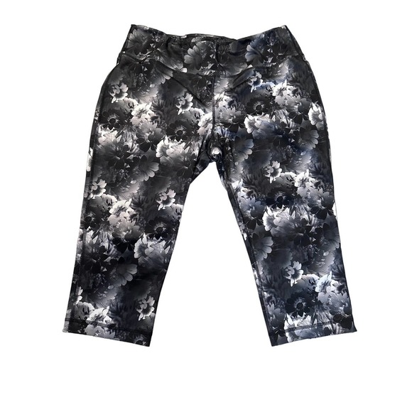 Danskin Now Capri Size L (12-14) Fitted - Picture 1 of 4